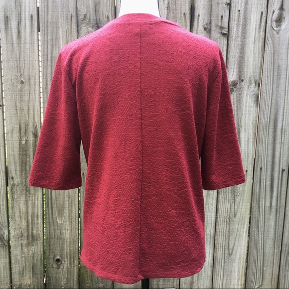Trouve · Red Half Sleeve Textured Top Sz L - Picture 2 of 8